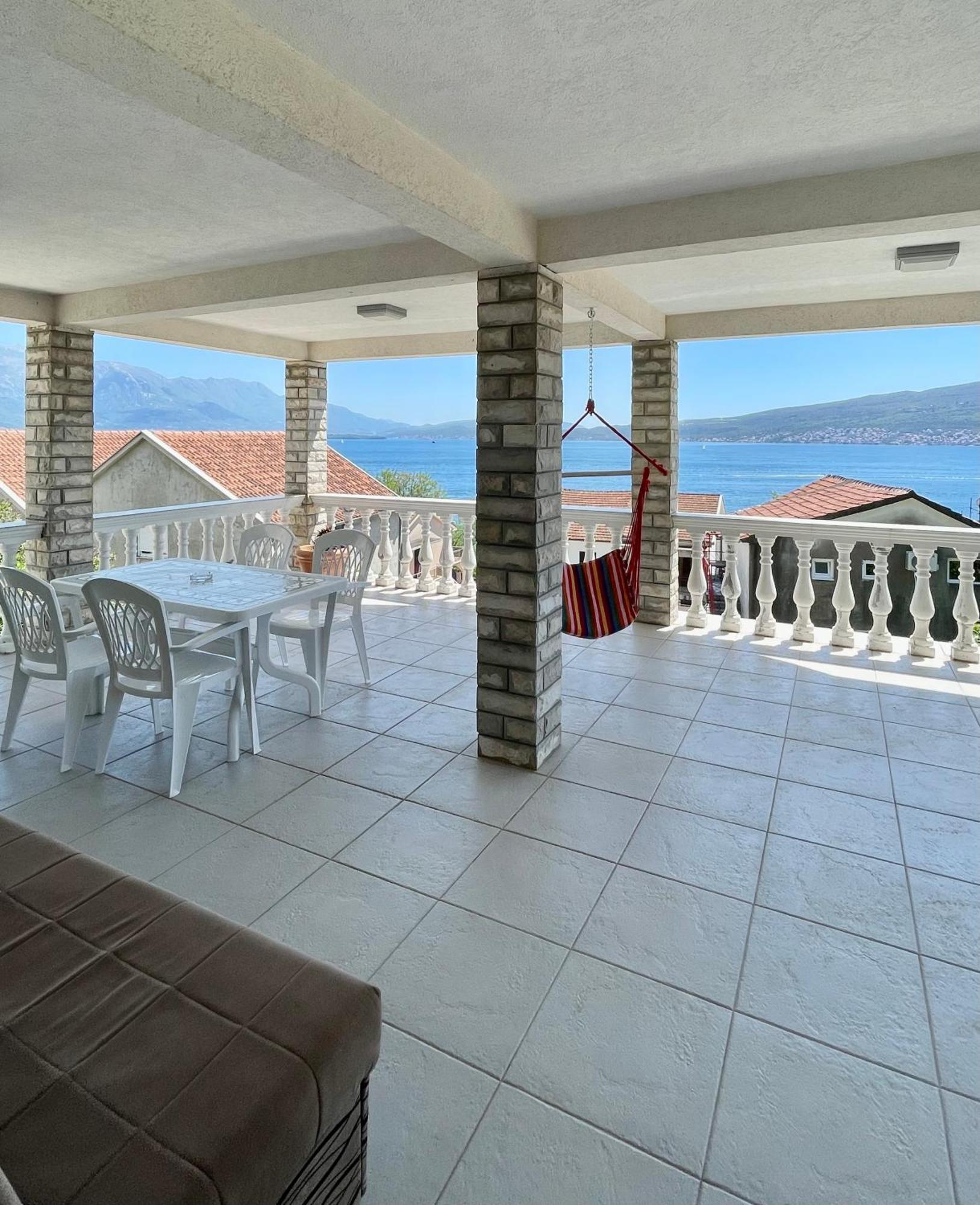 Апарт отель Family House With Pool & Sea View Биела Экстерьер фото